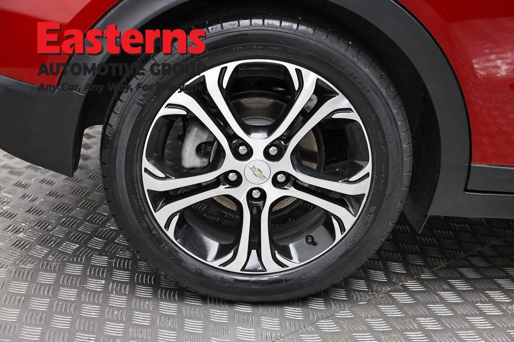 Used 2018 Red Chevrolet Premier image 31