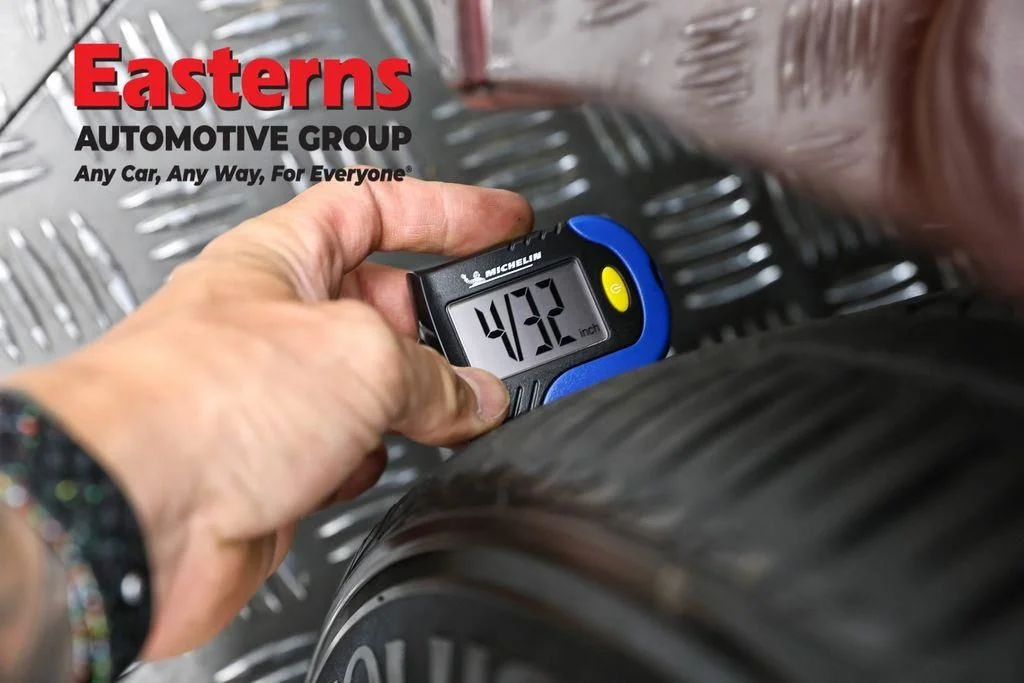 Used 2025 Red Nissan 2.5 SV image 30