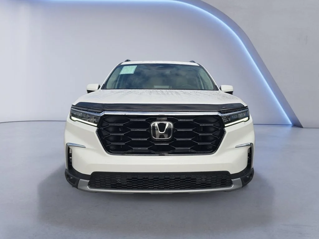 Certified Used 2024 Platinum White Pearl Honda 2WD TRG image 8
