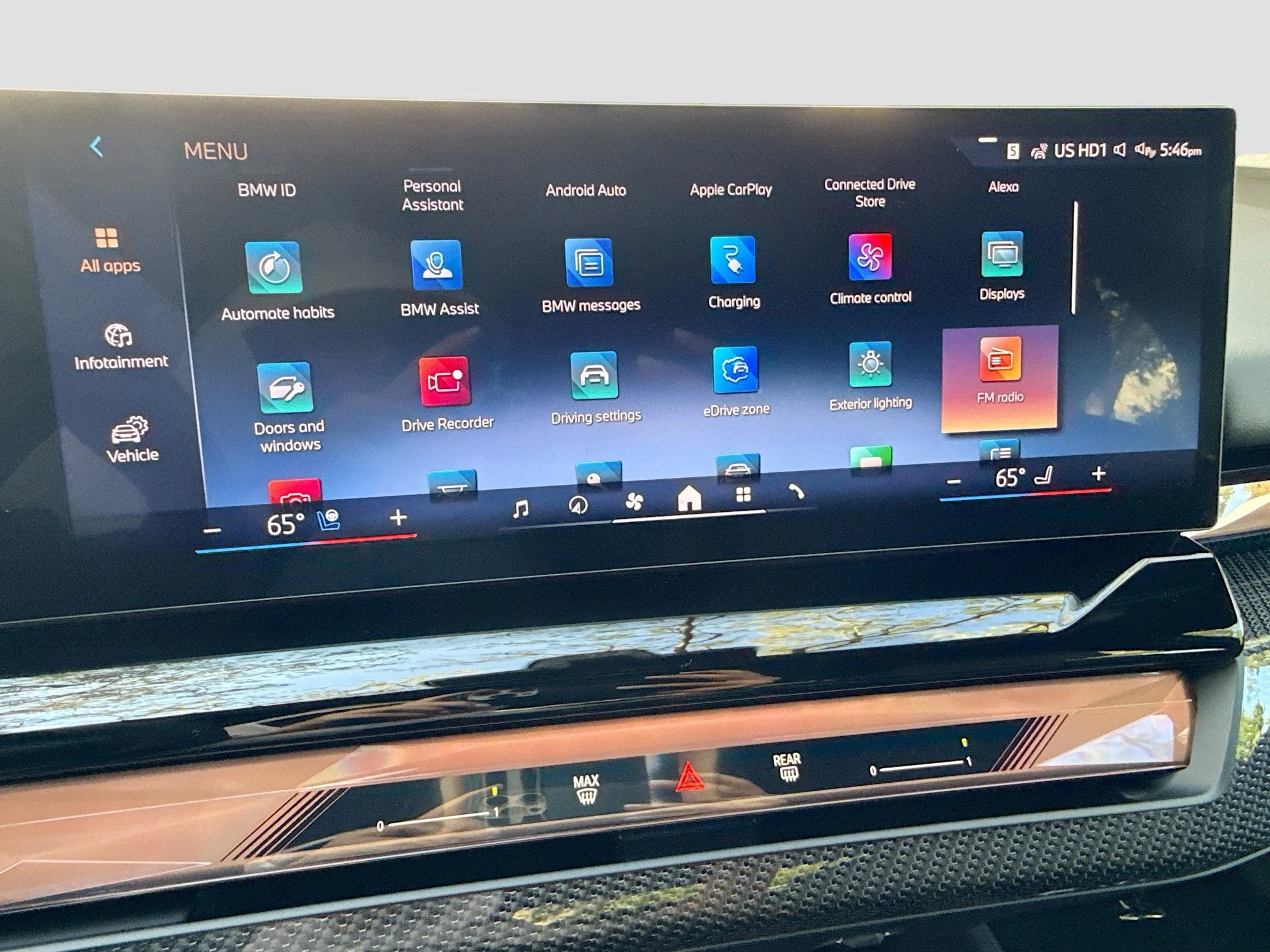 New 2026 Brooklyn Grey Metallic BMW 550e xDrive image 30