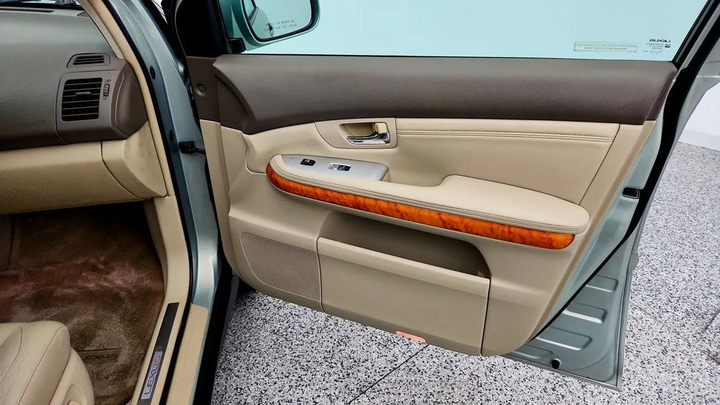 Used 2007 Bamboo Pearl Lexus AWD 4dr w/ Premium Plus Package & Heated Front Seats image 25