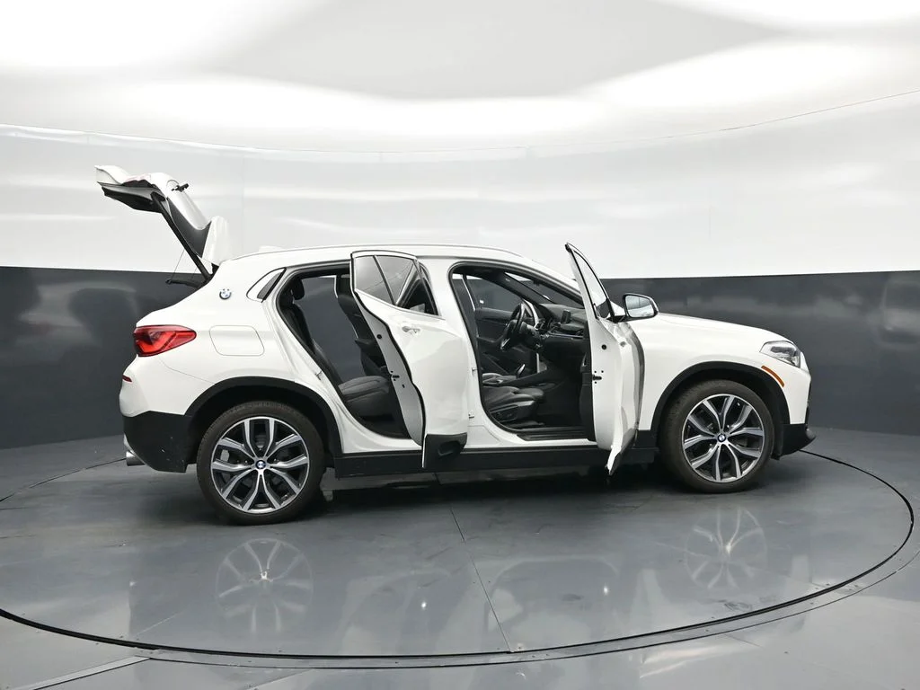 Used 2020 White BMW sDrive28i image 5