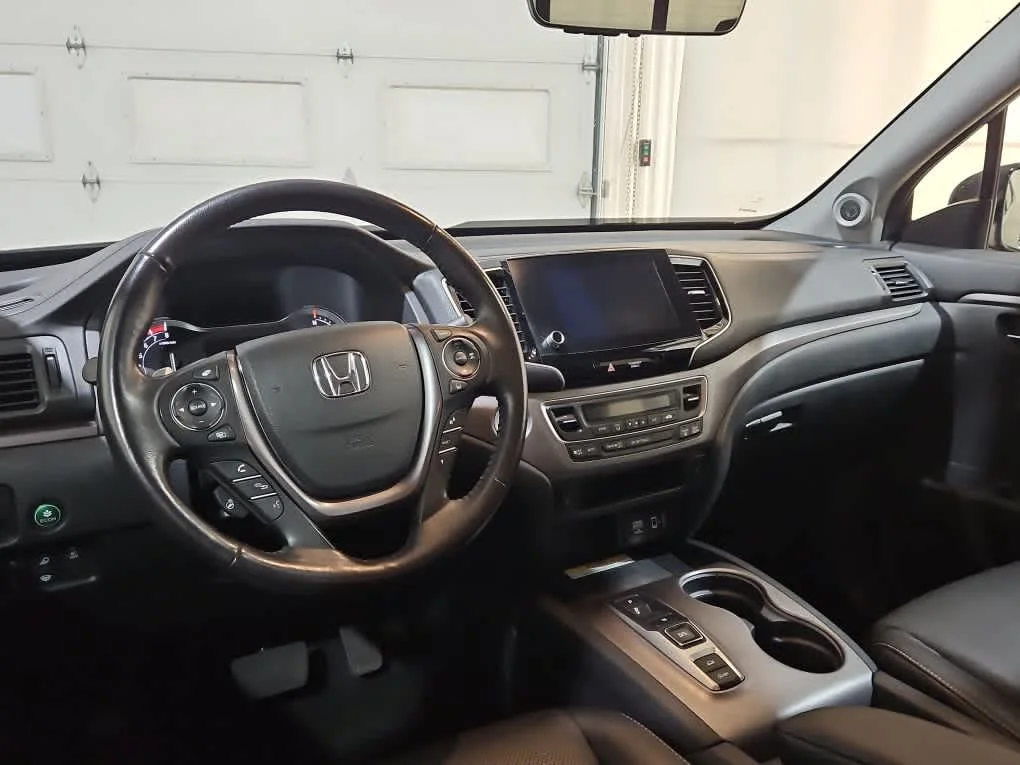 Used 2023 Crystal Black Pearl Honda RTL-E image 13