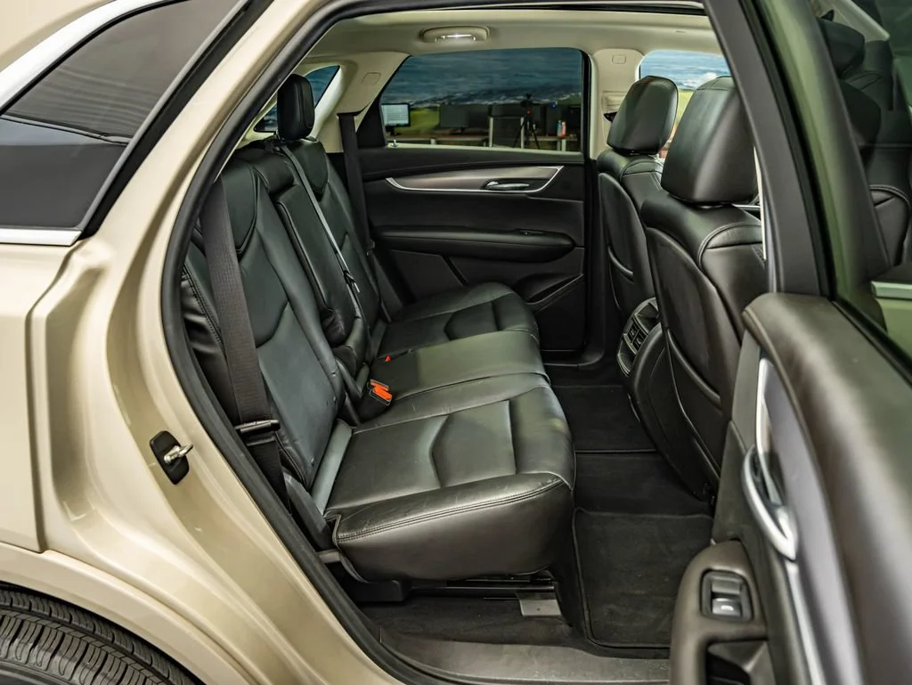 Used 2017 Silver Coast Metallic Cadillac Luxury image 34