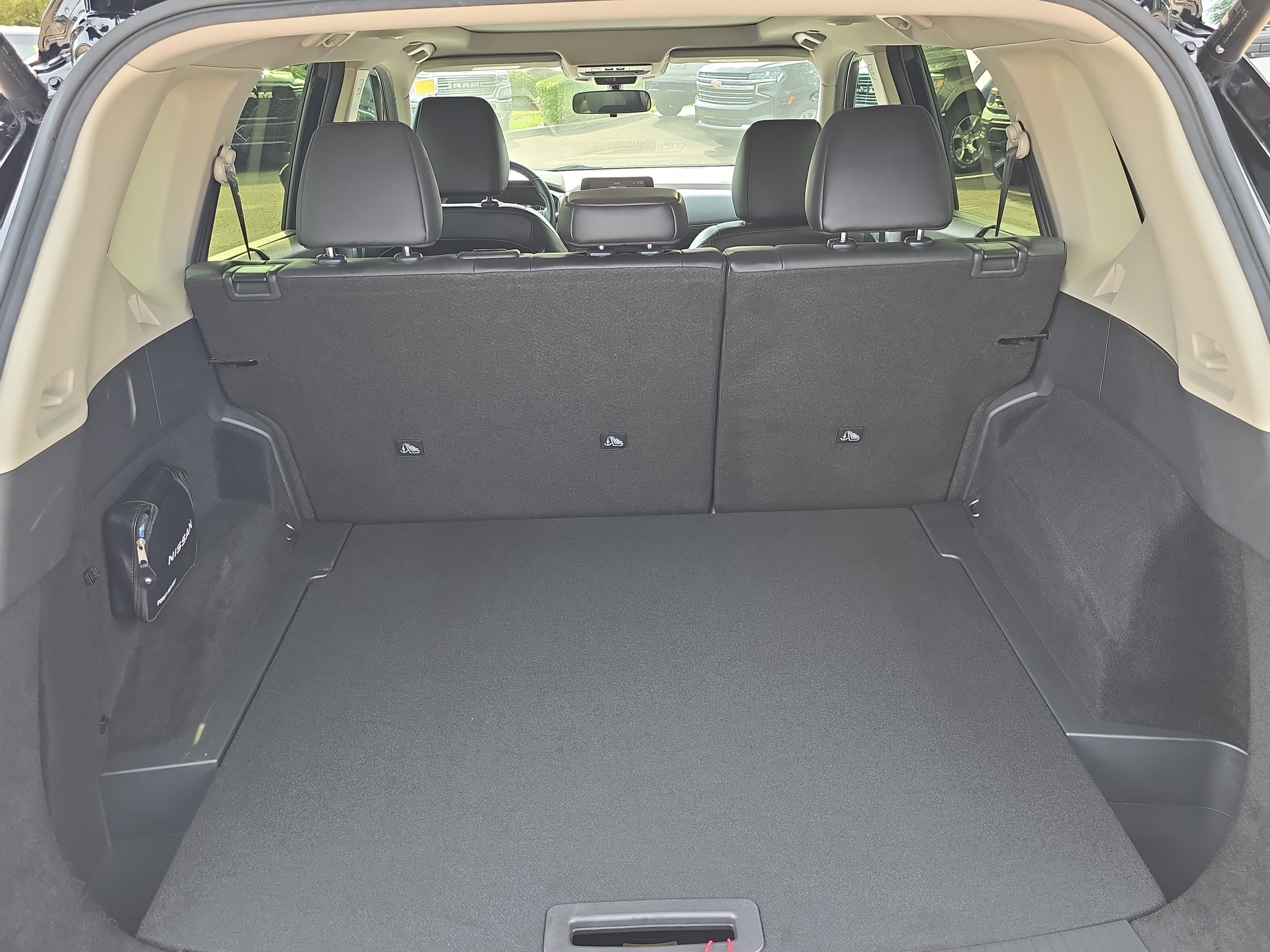 Used 2023 Super Black Nissan SV image 10