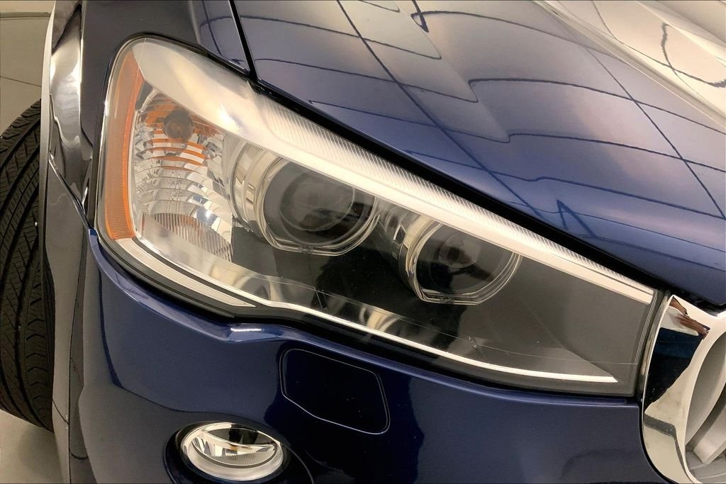 Used 2017 Deep Sea Blue Metallic BMW  image 27