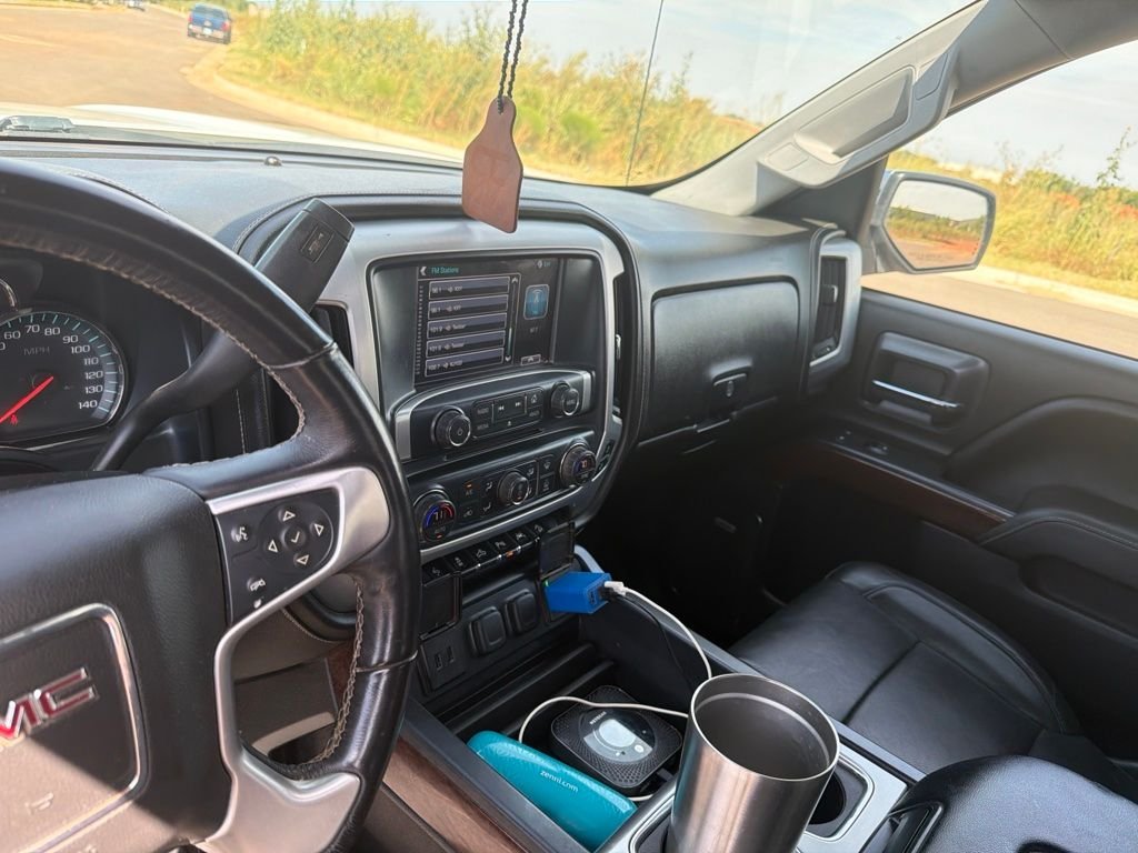 Used 2018 White Frost Tricoat GMC SLT image 8