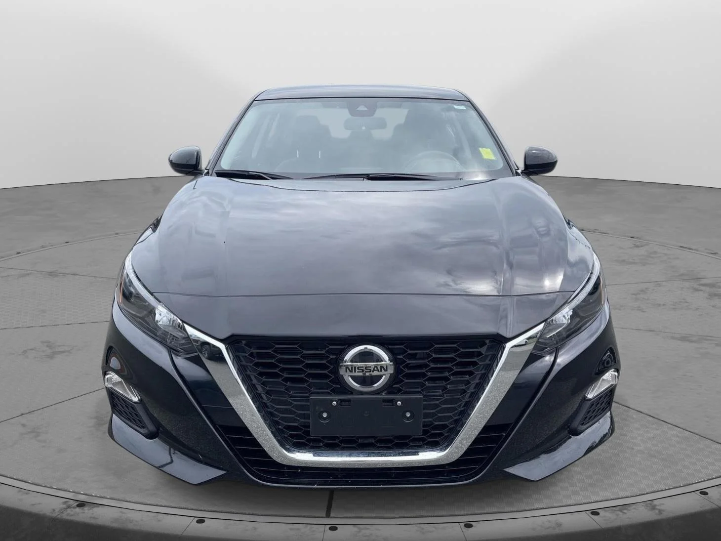 Used 2022 Super Black Nissan 2.5 S image 16
