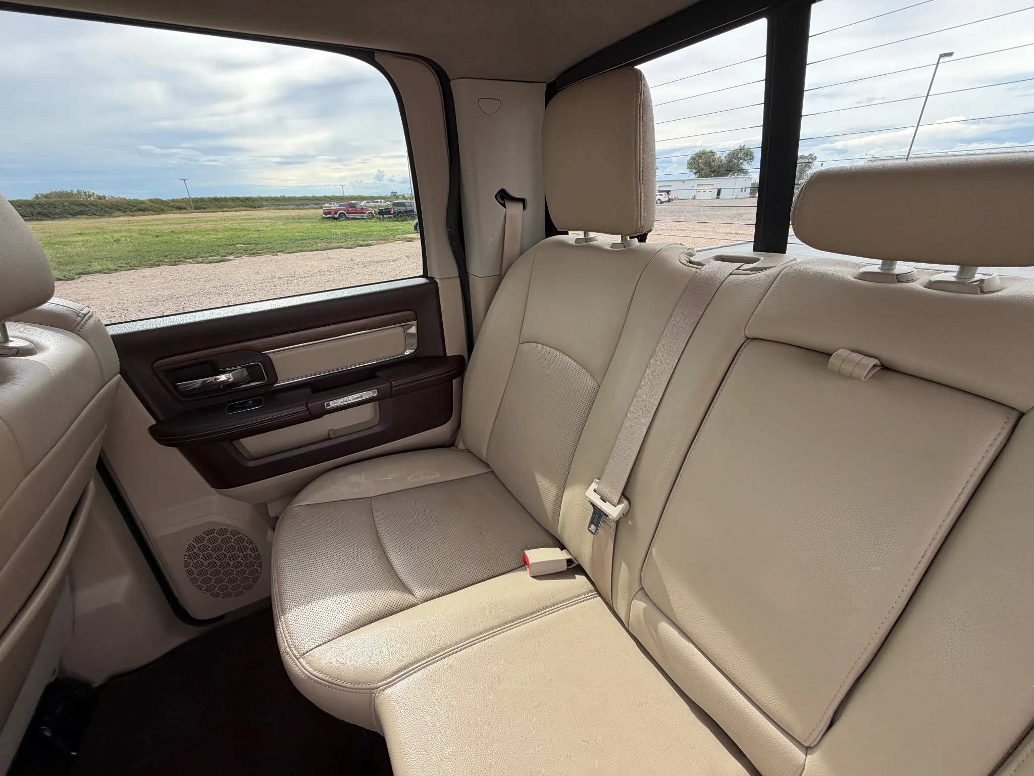 Used 2016 Granite Crystal Metallic Clearcoat Ram Laramie image 15