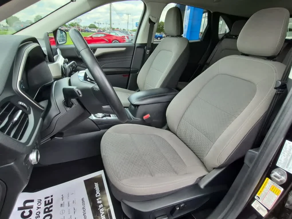 Used 2022 Agate Black Ford SE image 10