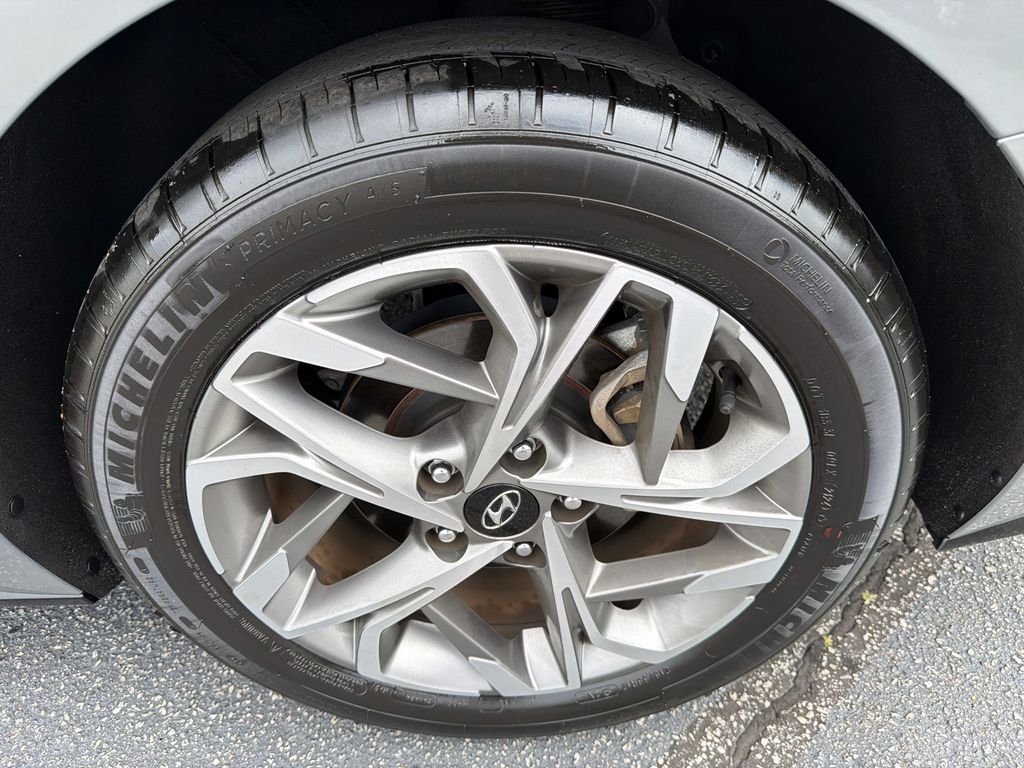 Used 2022 Gray Hyundai SEL image 19