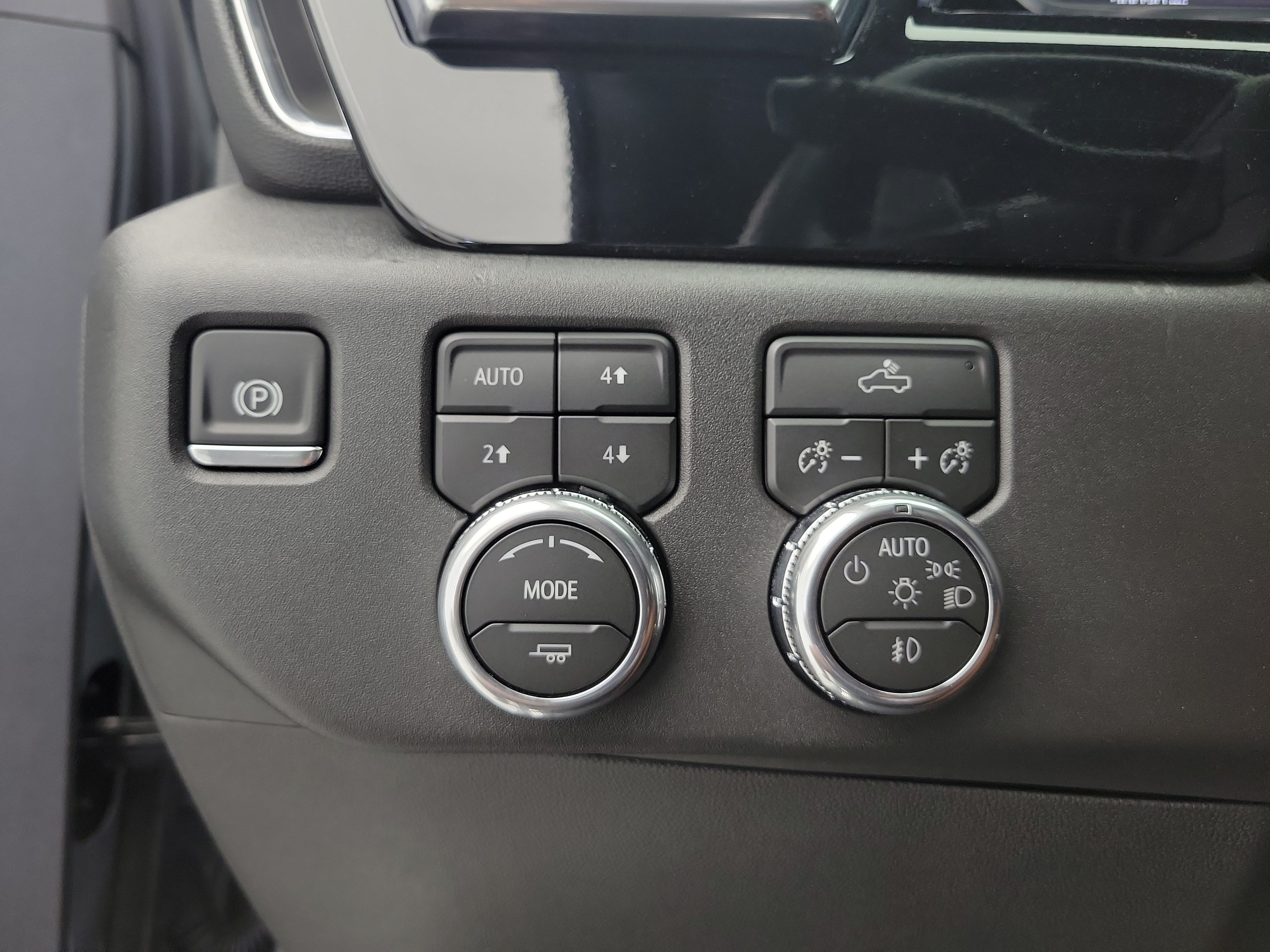 Used 2026 Sterling Metallic GMC Elevation image 31