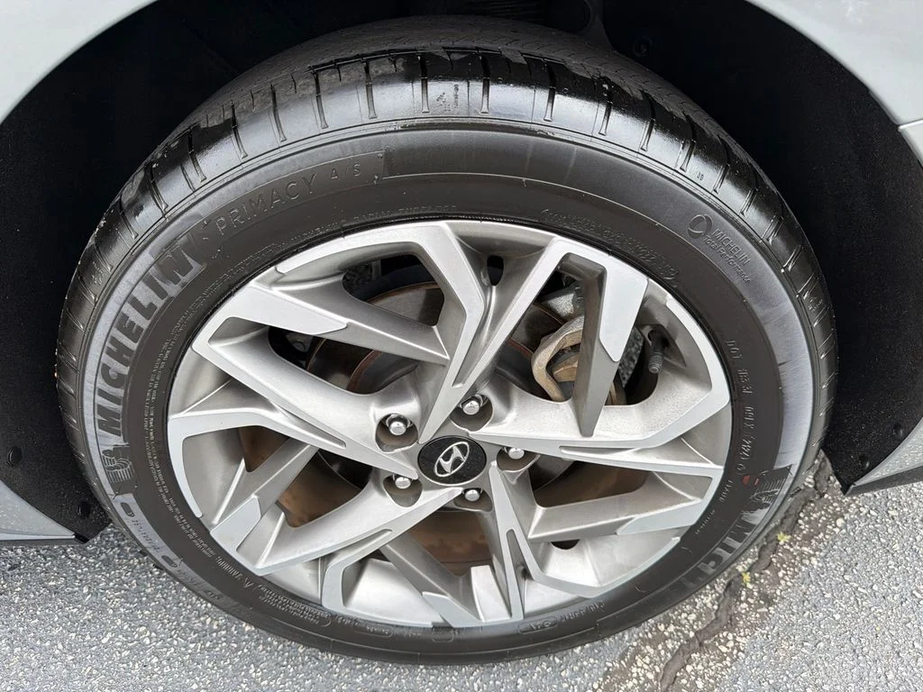 Used 2022 Gray Hyundai SEL image 19
