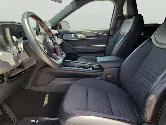 Used 2025 Gray Ford ST-Line image 25