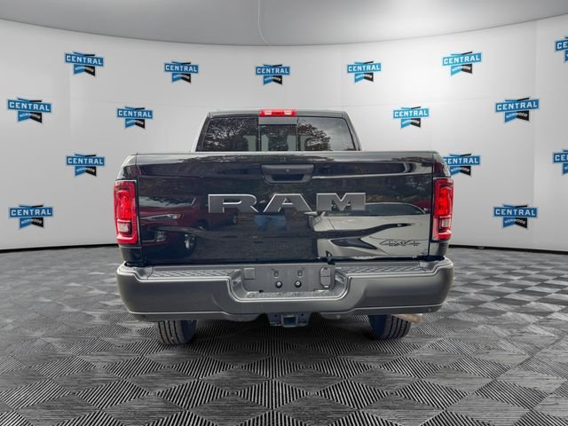 New 2026 Diamond Black Crystal Pearl-Coat Exterior Paint Ram Tradesman image 4
