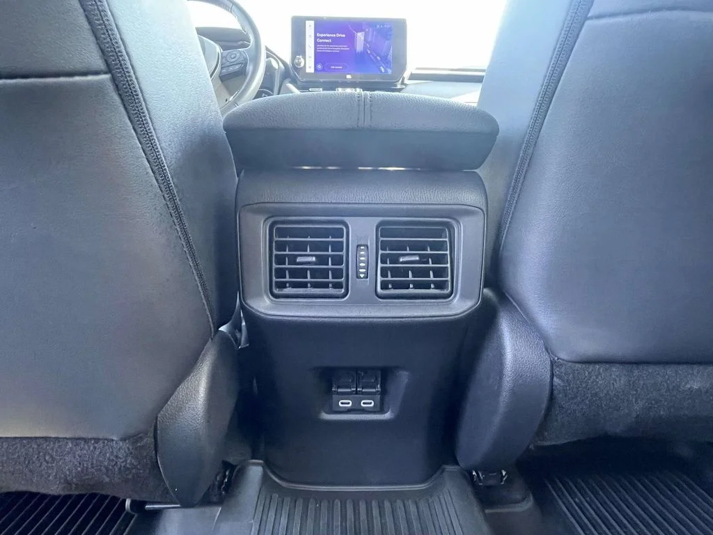 Certified Used 2024  Toyota XLE Premium image 17