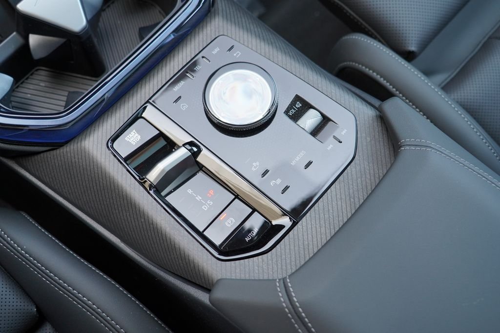 New 2026 Alpine White BMW 30 xDrive image 18