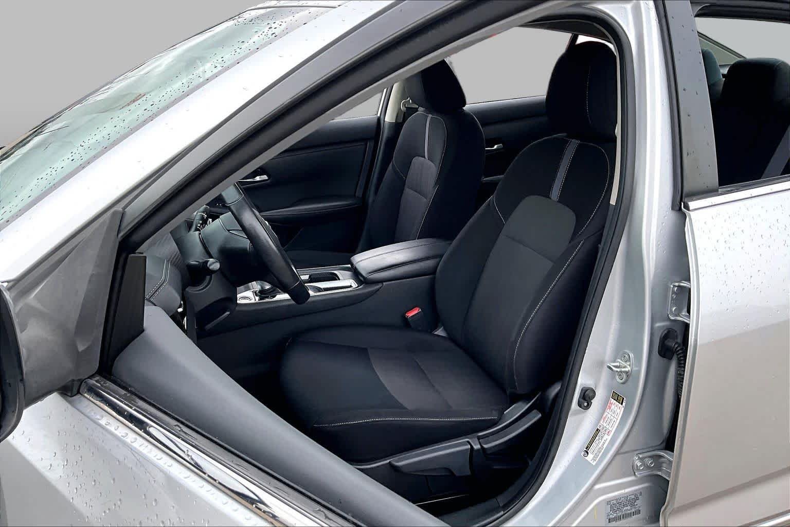 Used 2022 Brilliant Silver Metallic Nissan SV image 8