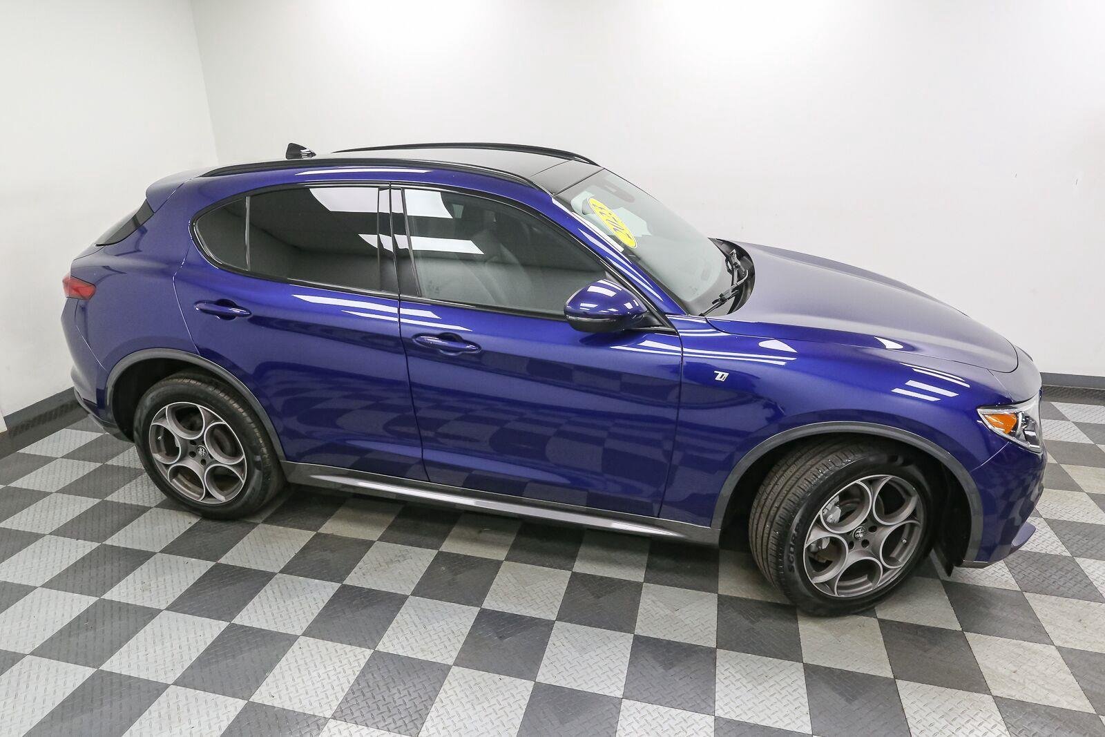 Used 2023 Anodized Blue Metallic Alfa Romeo Ti image 5
