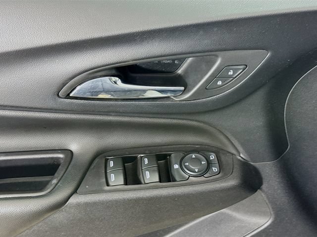 Used 2019 SUMMIT WHITE Chevrolet LT image 18