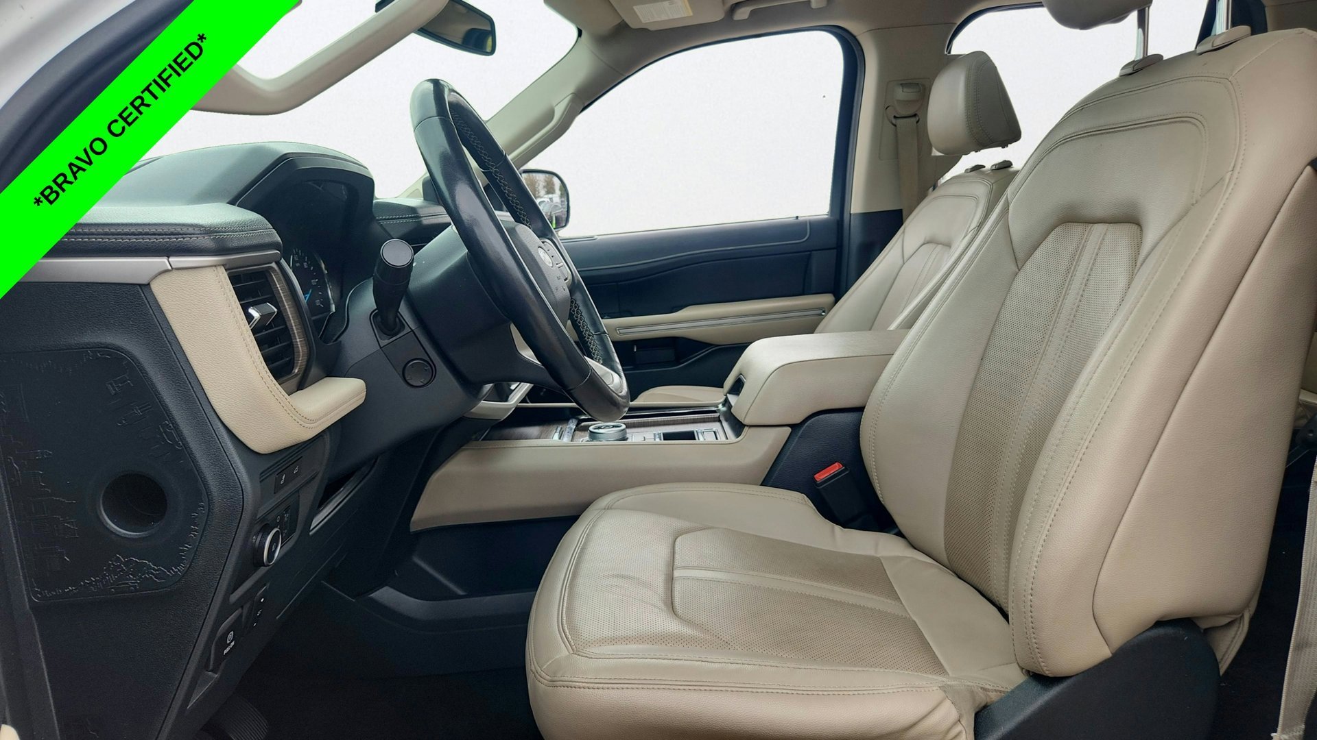 Used 2022  Ford Limited image 12