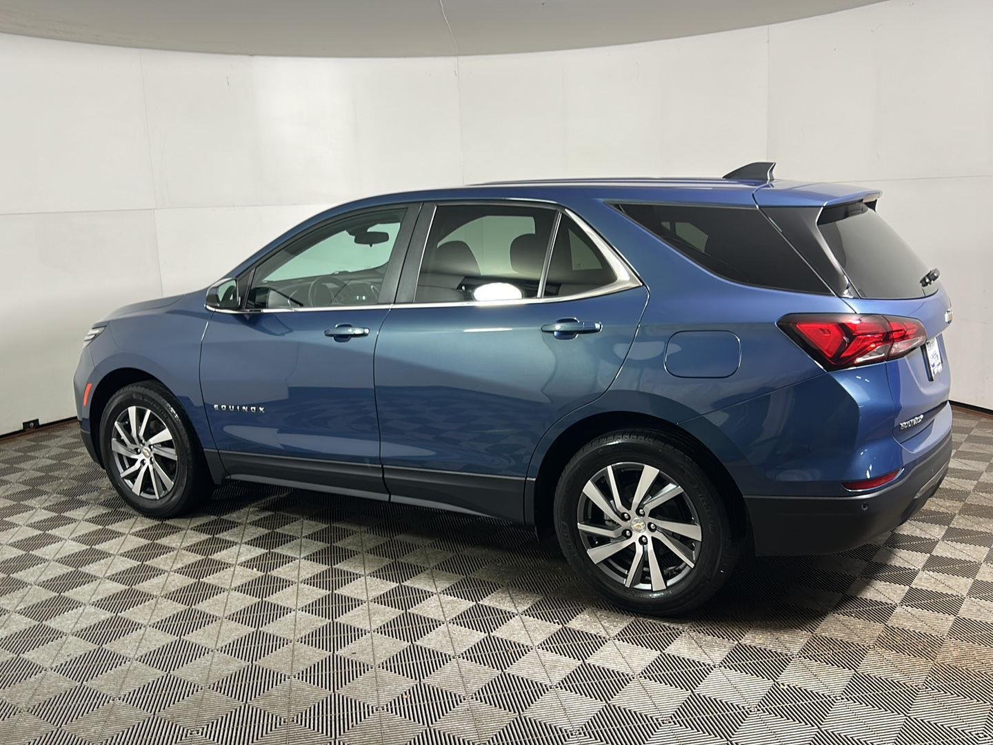 Used 2024 Lakeshore Blue Metallic Chevrolet LT image 11