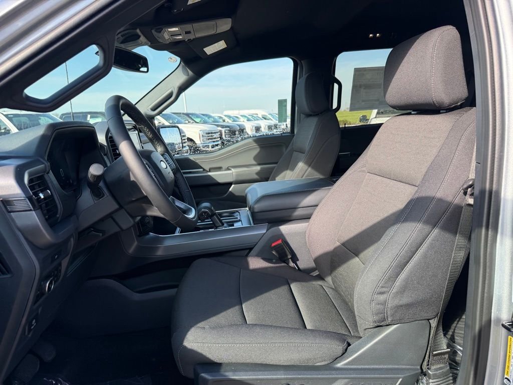 New 2026 Iconic Silver Metallic Ford XLT image 5