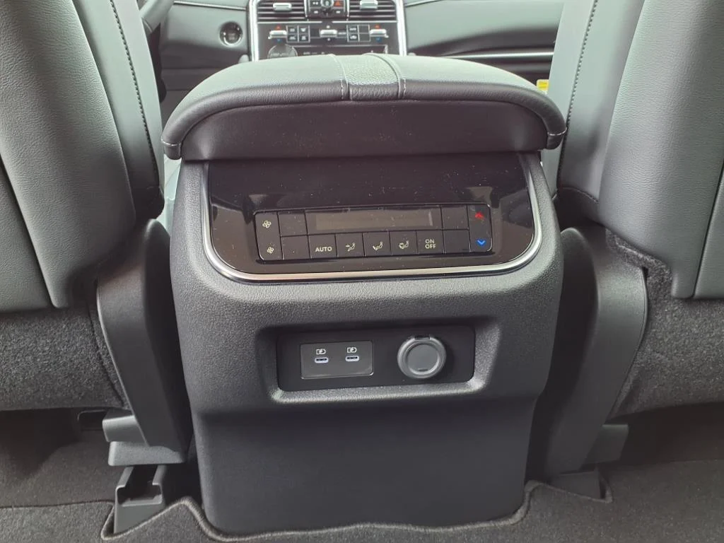 2025 Nissan Armada SV - Photo 19