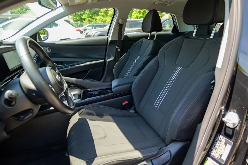 Used 2023 Onyx Black Hyundai SEL image 22