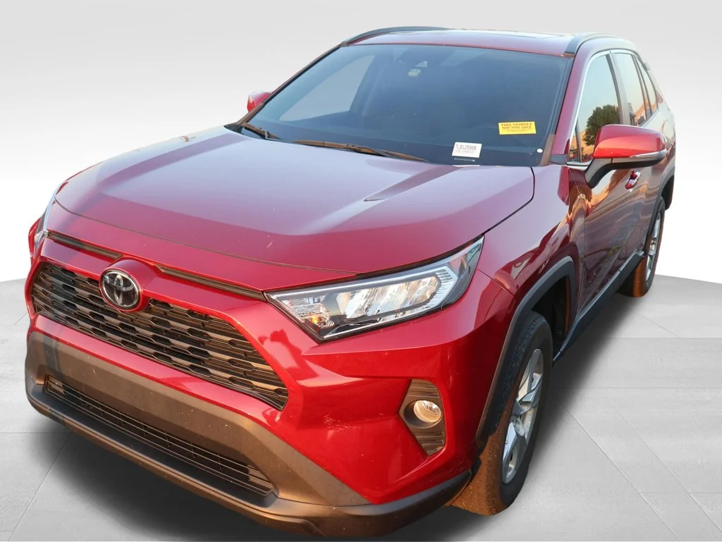 Used 2021 Red Toyota XLE image 10