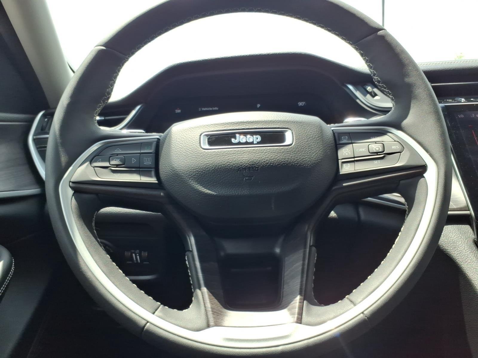 Used 2023 Silver Zynith Jeep Limited image 26