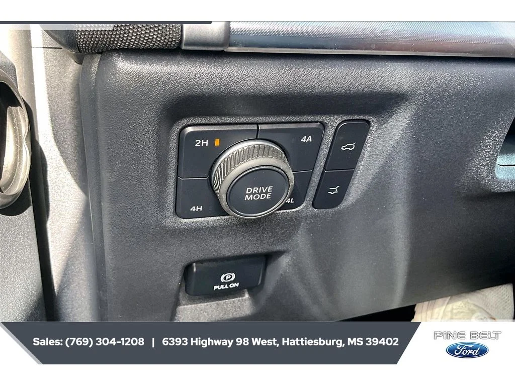 Used 2025 Agate Black Metallic Ford Platinum image 23