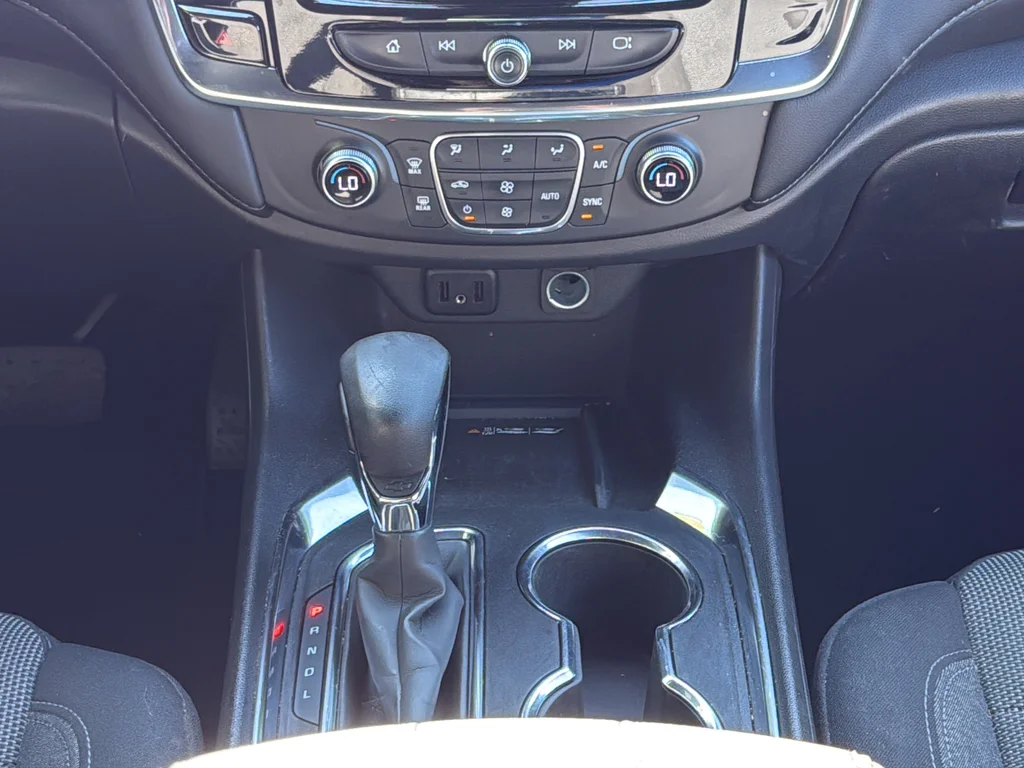 Used 2022 Blue Chevrolet LT image 33