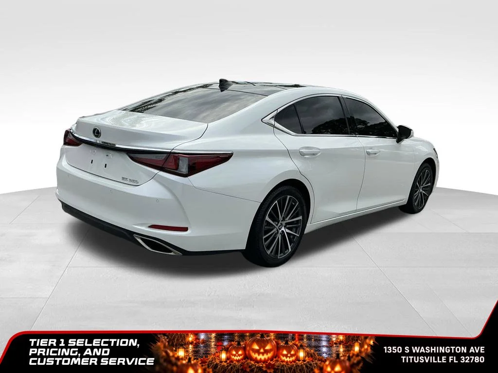 Used 2024 White Lexus 350 image 5
