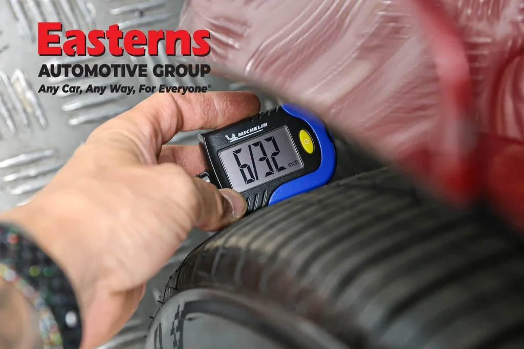 Used 2023 Red Nissan 2.5 SR image 28