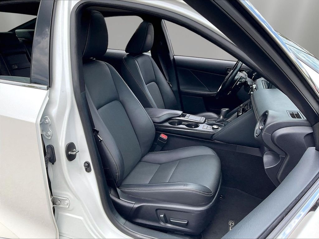 Used 2024 Eminent White Pearl Lexus 300 image 30