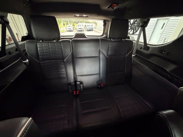 Used 2023 White Cadillac Premium Luxury Platinum image 32
