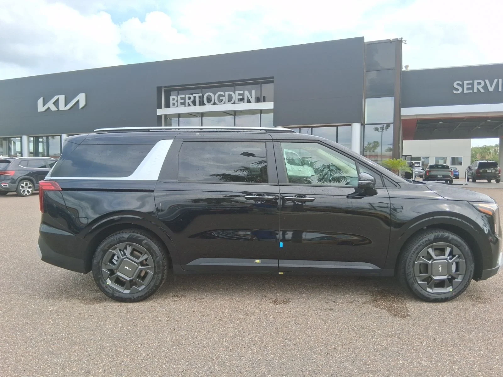 New 2026 Black Kia EX image 3