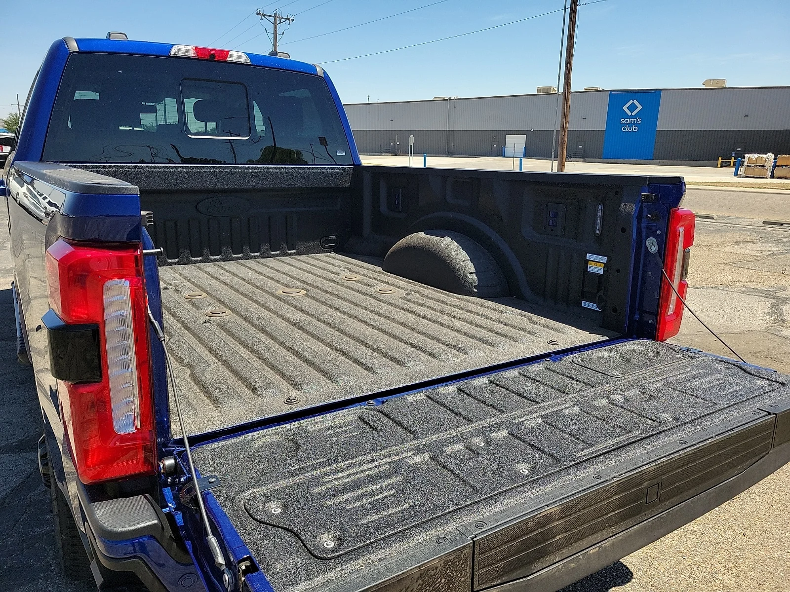 New 2026 Argon Blue Metallic Ford F-250&reg; XLT image 8