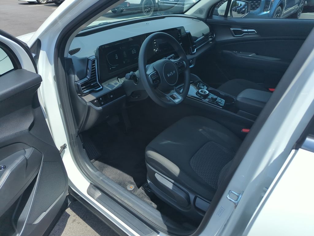 Used 2025 White Kia LX image 11