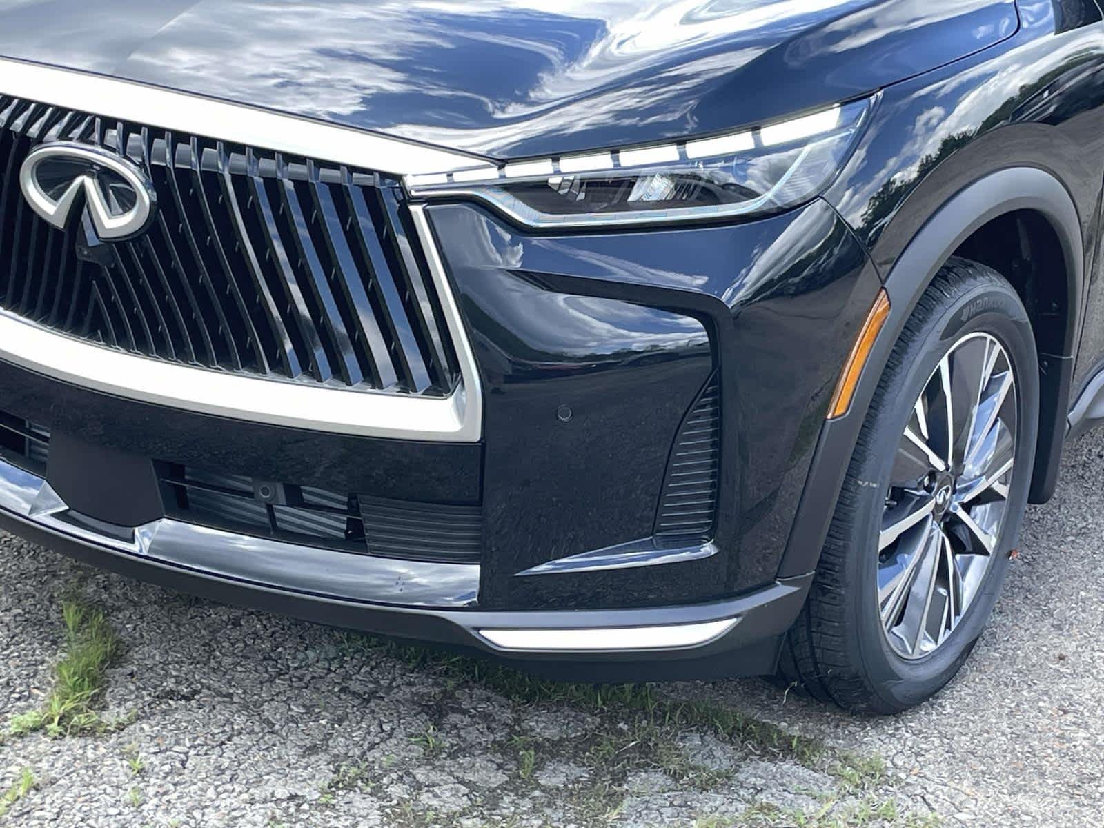New 2027 Mineral Black INFINITI LUXE image 13