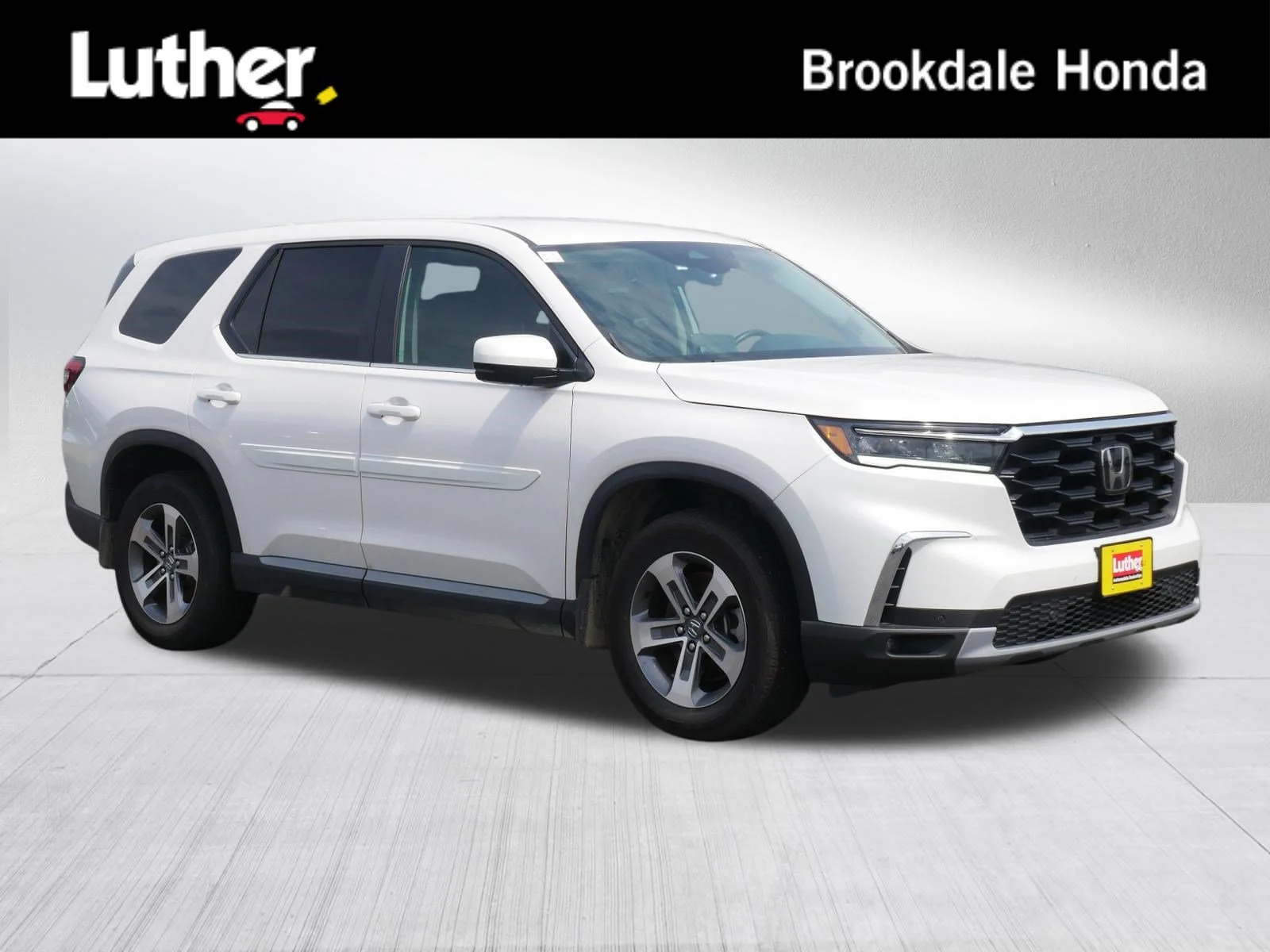 Used 2023 Platinum White Pearl Honda EX-L 8 Passenger image 1