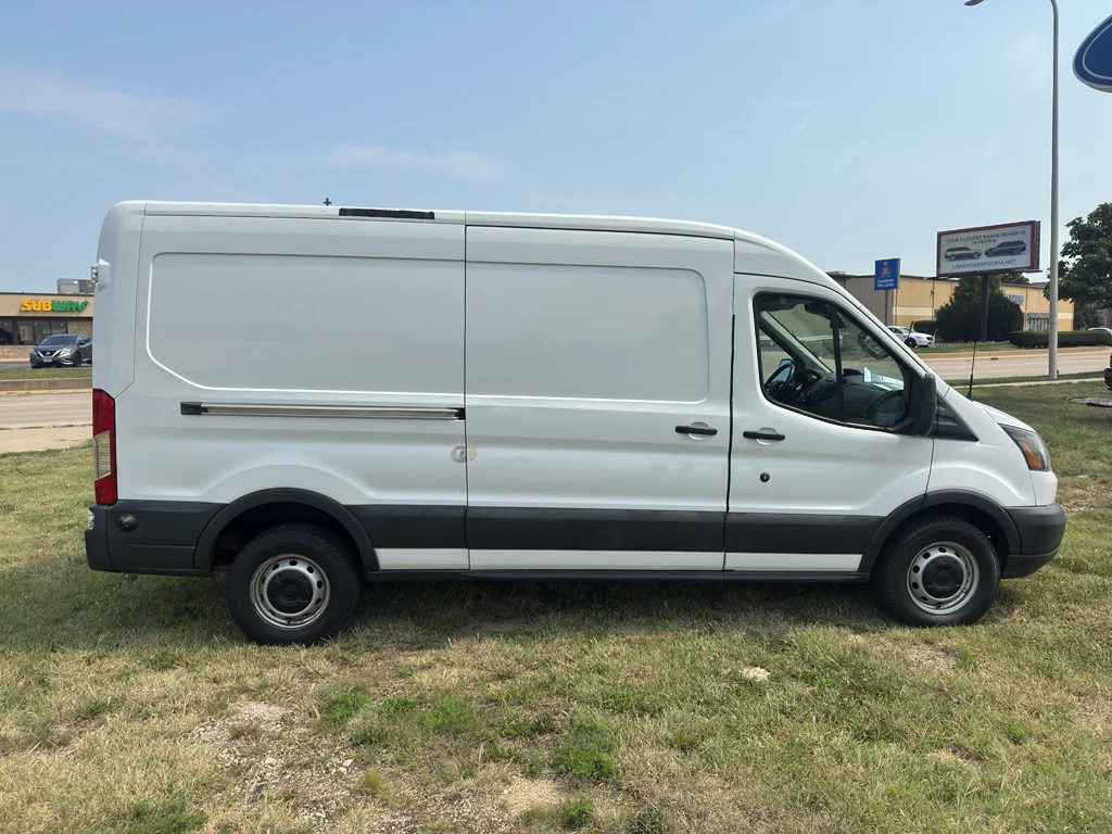 Used 2015 Oxford White Ford Base image 19