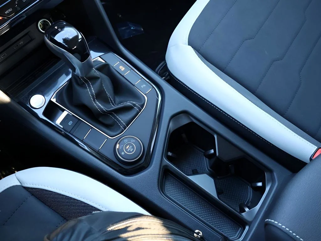 2025 Volkswagen Taos SE - Photo 28
