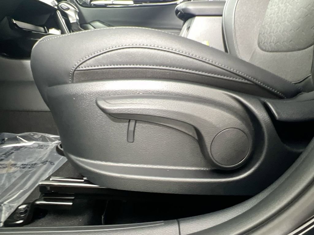 New 2026 Fusion Black Kia S image 15