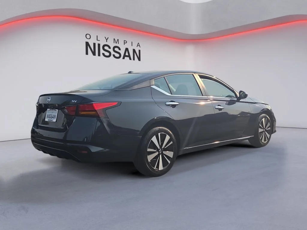 Used 2022 Blue Nissan 2.5 SV image 6