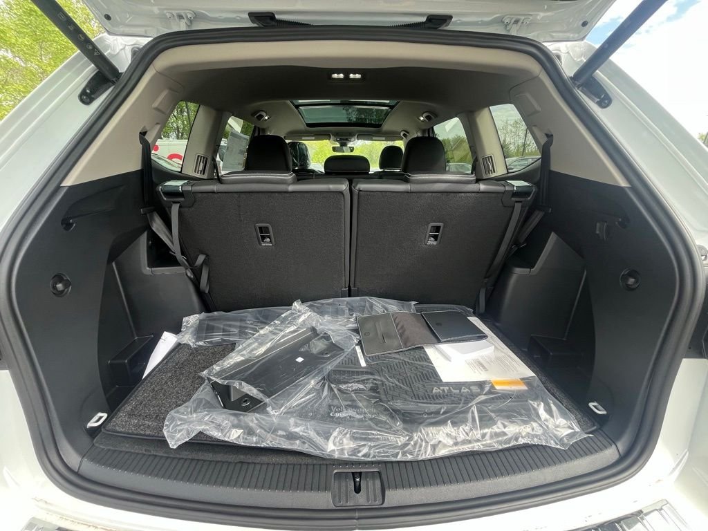 New 2026 White/off-white Volkswagen 2.0T SEL Premium R-Line image 27