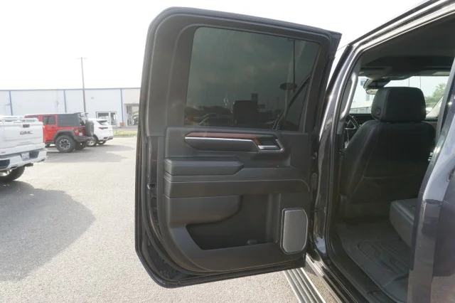 Used 2024  GMC Denali image 19