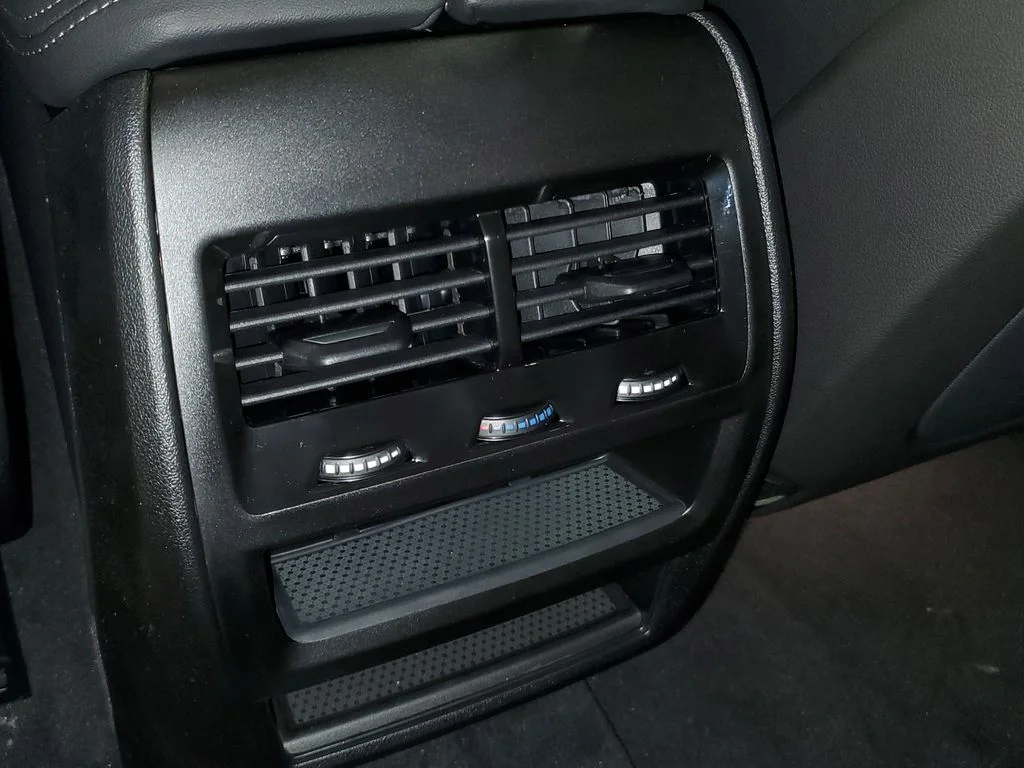 Used 2026 White BMW sDrive40i image 12