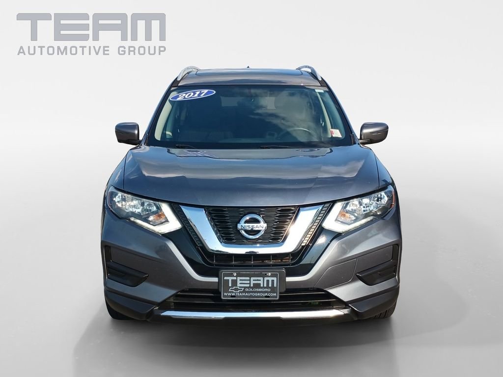 Used 2017 Nissan Rogue SV with VIN 5N1AT2MT7HC777339 for sale in Goldsboro, NC